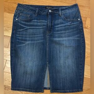 Judy Blue dark blue denim skirt
